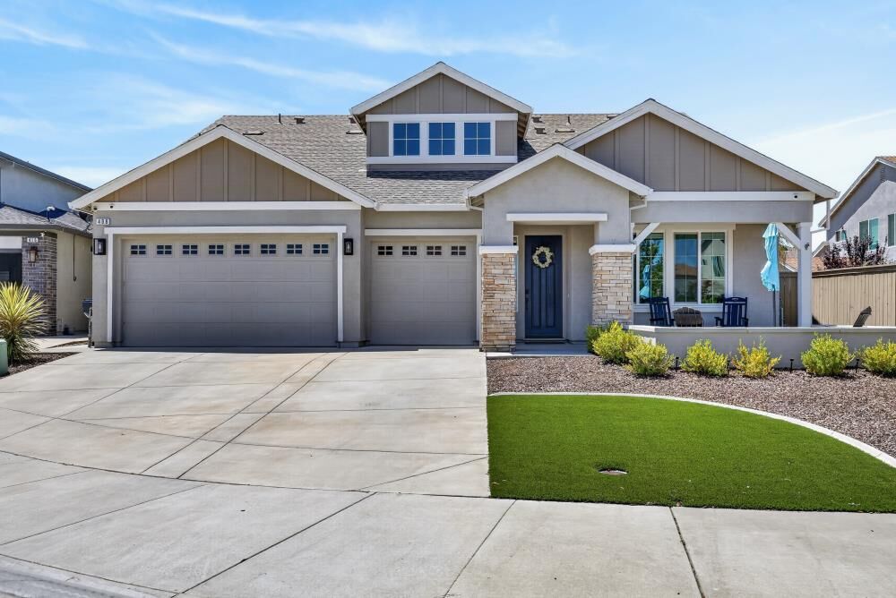 Property Photo: 408 Camas Court CA 95747