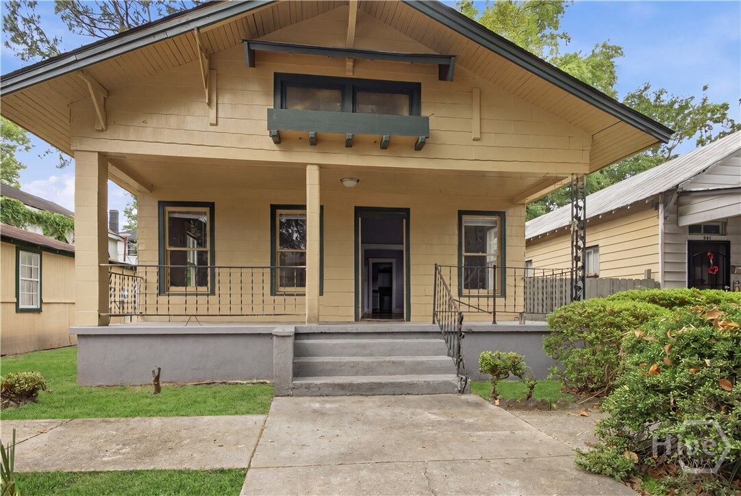 Property Photo: 643 W 41st Street GA 31401