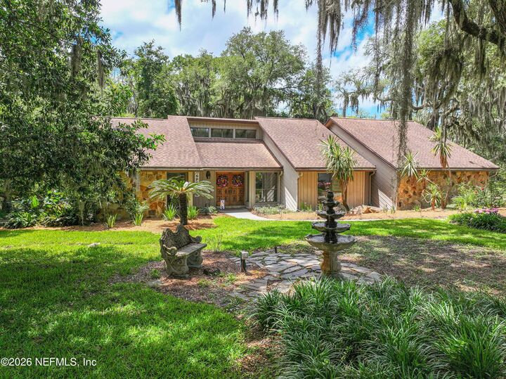 Property Photo: 4276 Stratford Way FL 32225