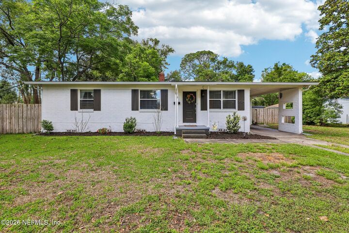Property Photo: 3024 Yanlee Lane FL 32223
