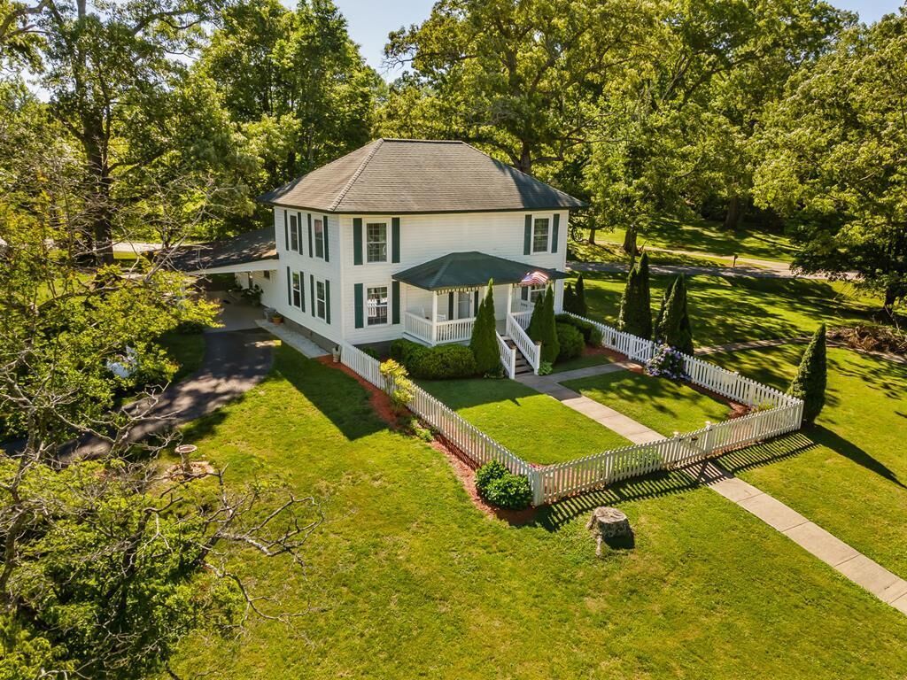 Property Photo: 63 Loving Road GA 30560
