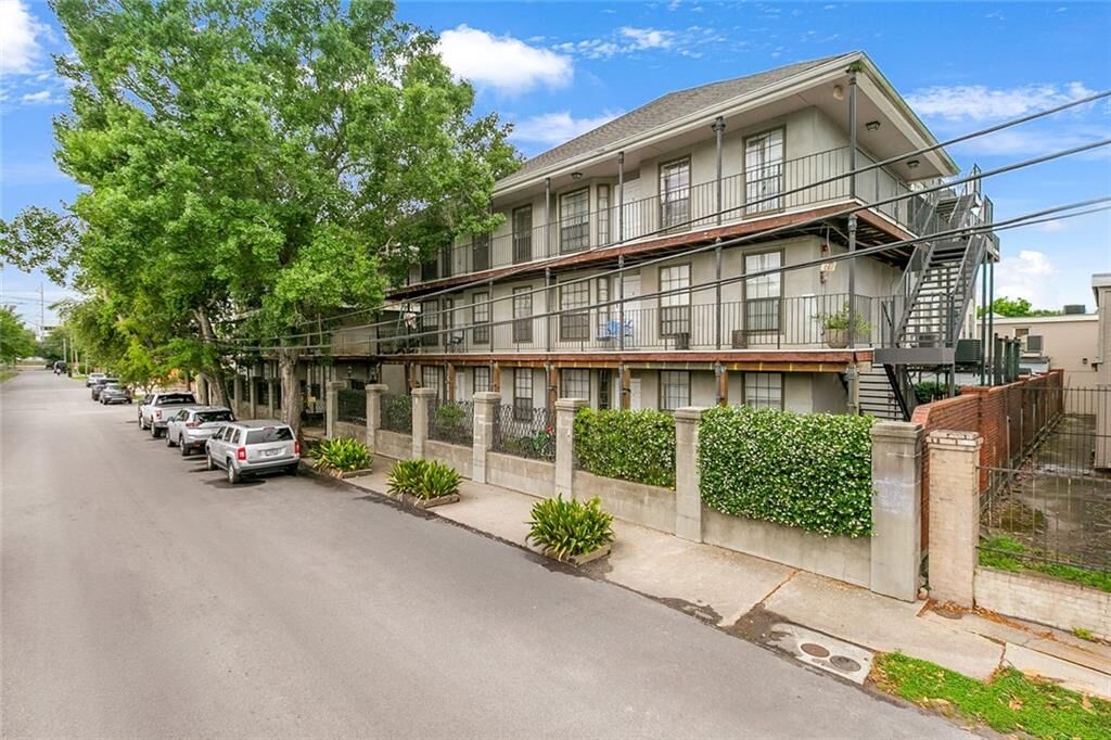 Property Photo: 248 Cherokee Street 22 LA 70118