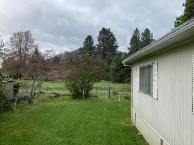 Property Photo:  315 W Evans Creek Road Unit 13  OR 97537 