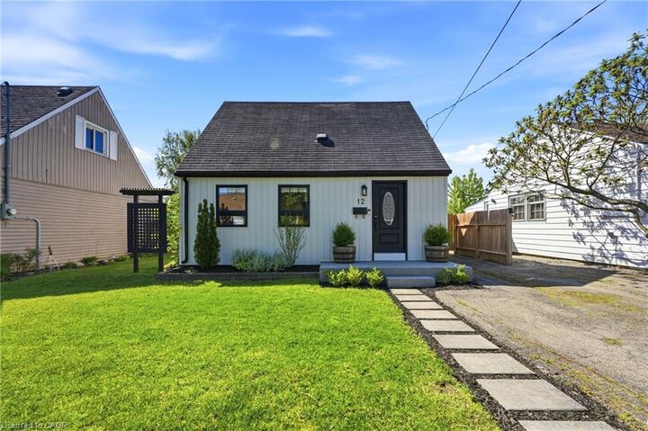 Property Photo:  12 Beverly Street  ON L2P 2K1 