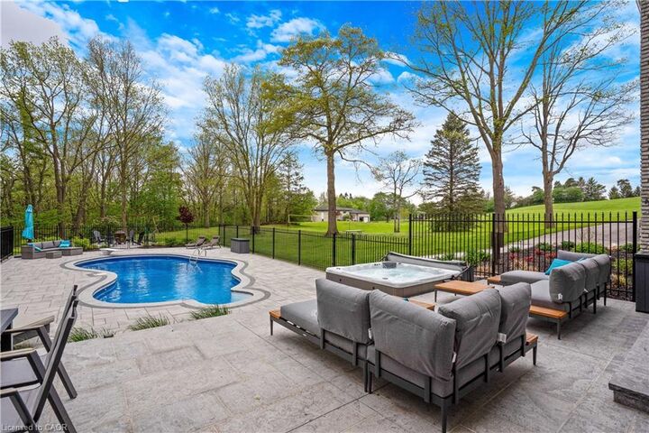 Photo de la propriété: 1279 Maple Manor Road ON N1R 5S6