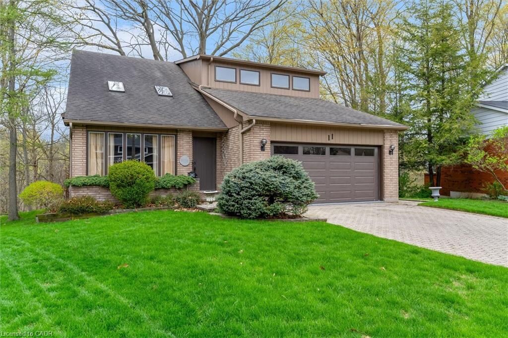 Property Photo: 11 Crawford Court ON L9H 6G2