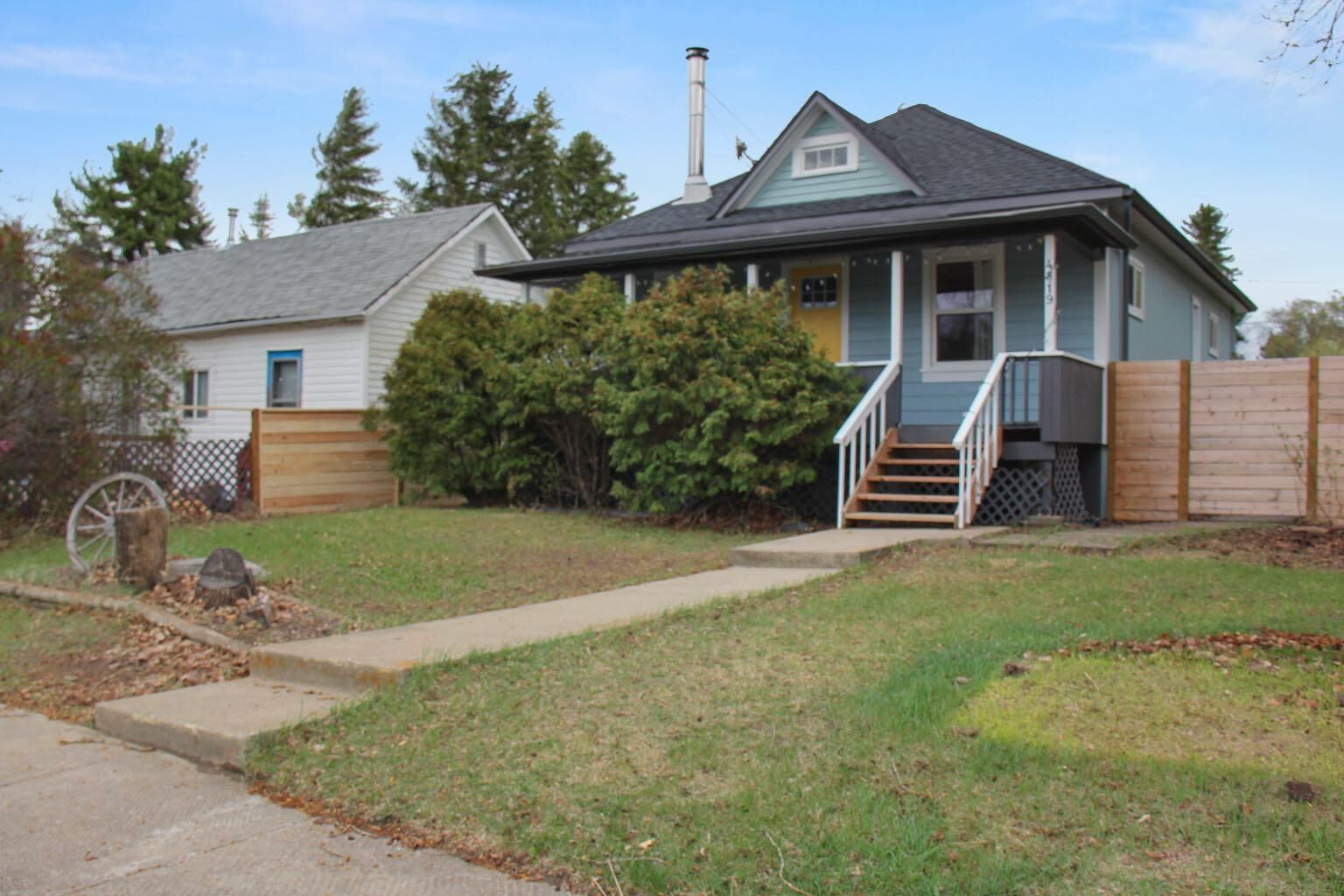 Property Photo:  4819 50 Street  AB T0B 0B9 