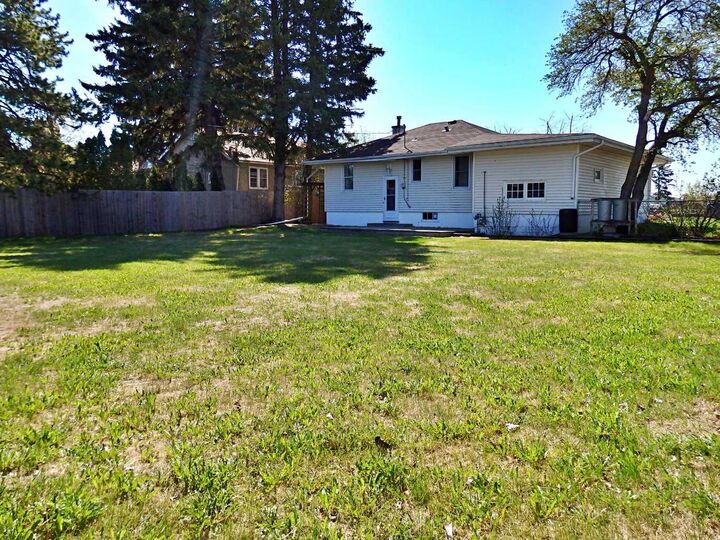Property Photo:  5408 50 Avenue  AB T9X 1V2 
