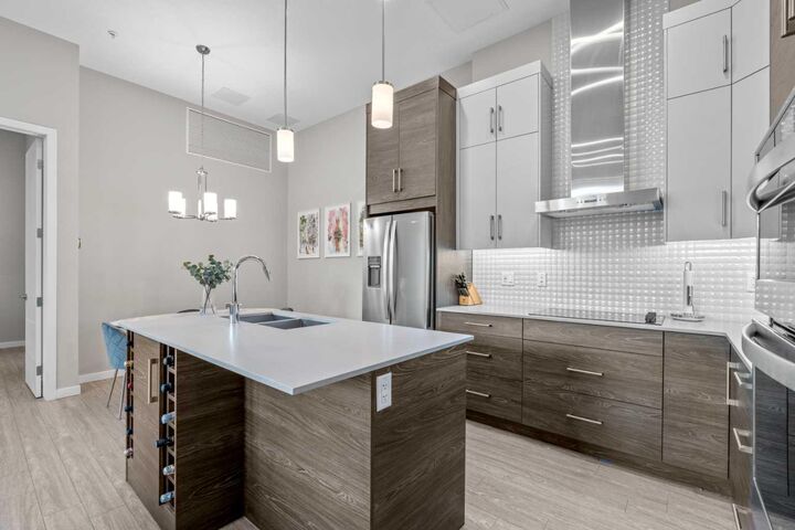 Property Photo:  124 Mahogany Centre SE  AB T3M 2Y1 