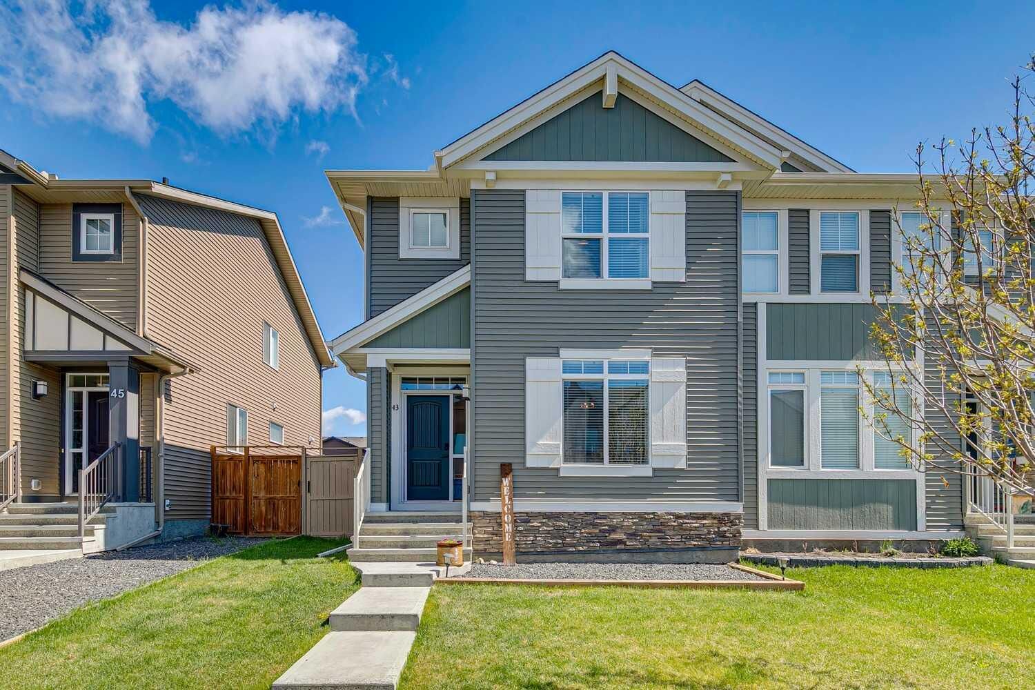 Property Photo:  43 Willow Crescent  AB T1S 5S1 