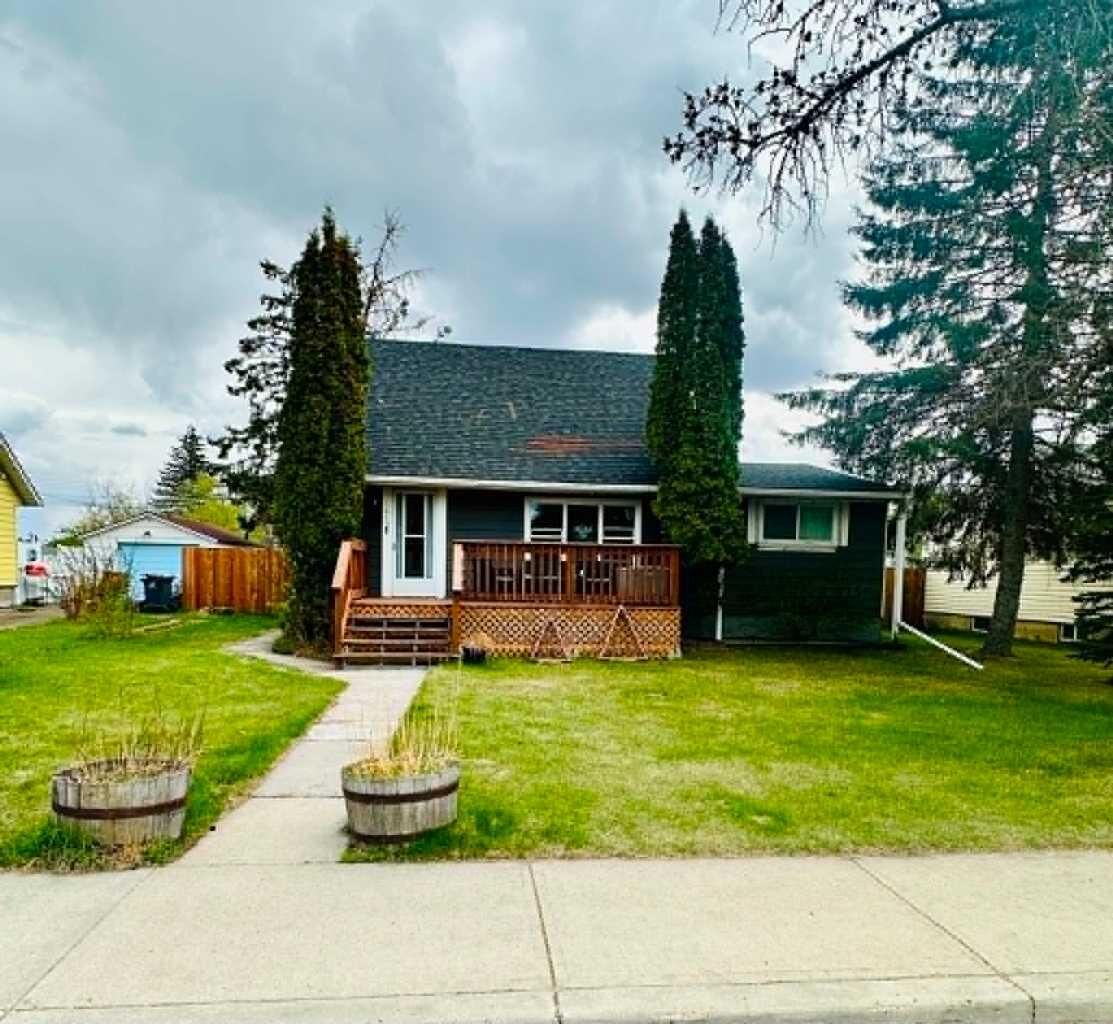 Property Photo:  5413 57 Street  AB T4J 1L6 