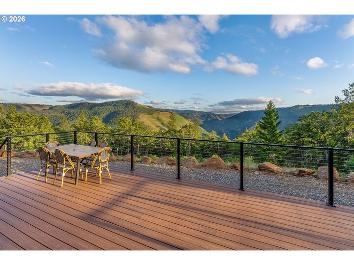 Property Photo:  20 Incline Dr  WA 98635 