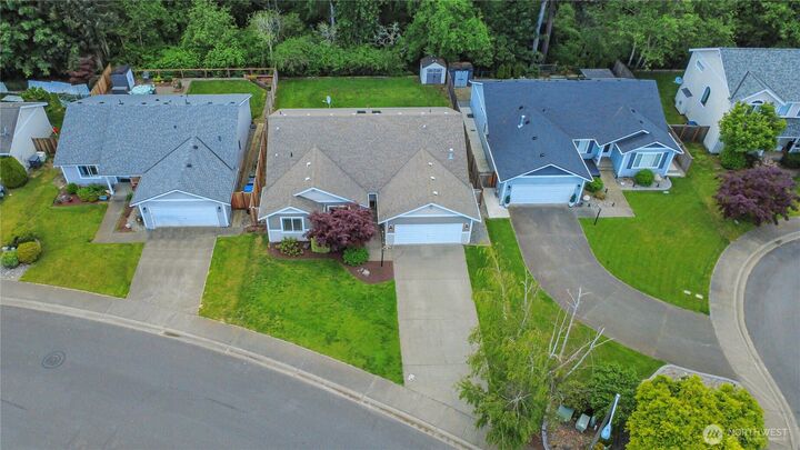 Property Photo:  16814  128th Avenue E  WA 98374 