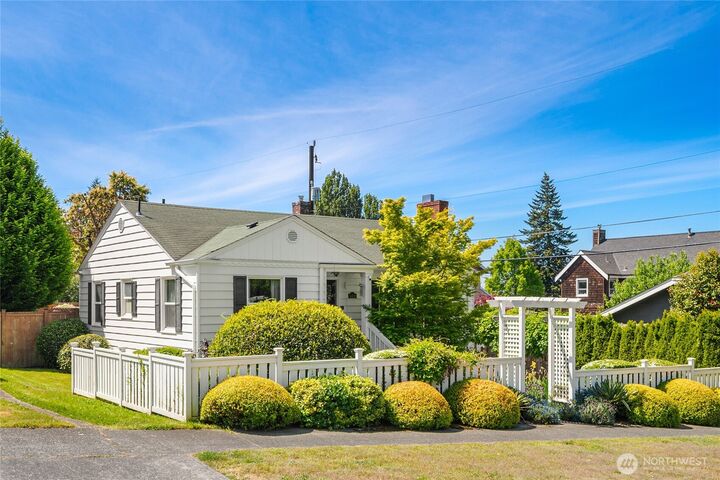Property Photo: 4409 SW Dawson Street WA 98136