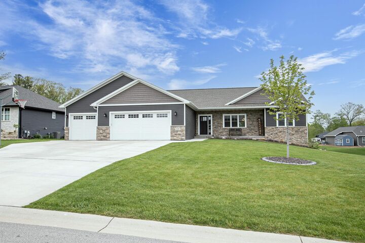Property Photo:  2128 Clover Field Drive  WI 54313 