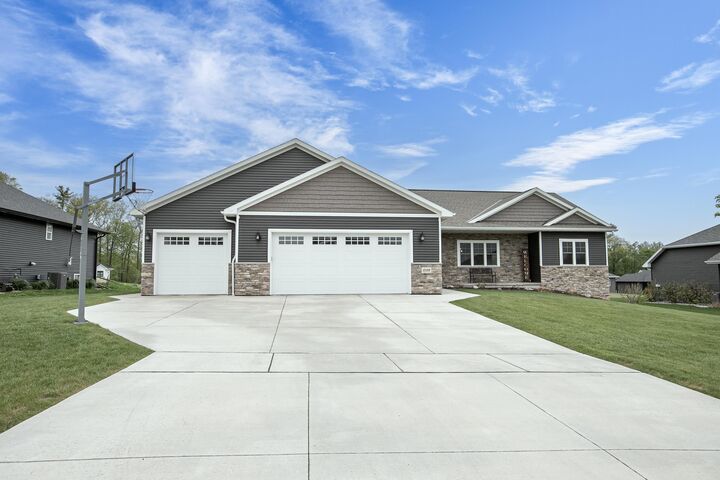 Property Photo:  2128 Clover Field Drive  WI 54313 