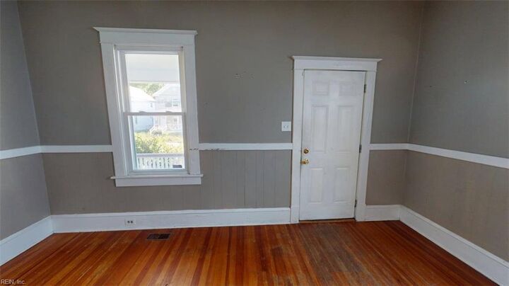 Property Photo: 250 Lee St VA 23669