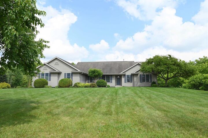 Property Photo: 5614 N Vista Lane WI 53548