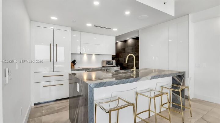 Property Photo: 5875 Collins Ave 1807 FL 33140