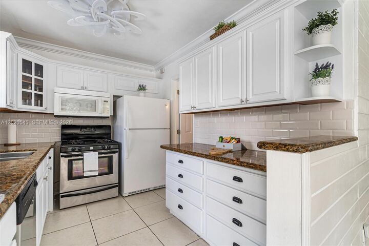 Property Photo:  1012 N 13th Ter  FL 33019 