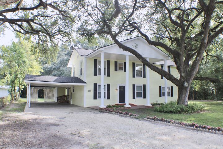 Property Photo: 410 Belvedere Dr. TX 77706