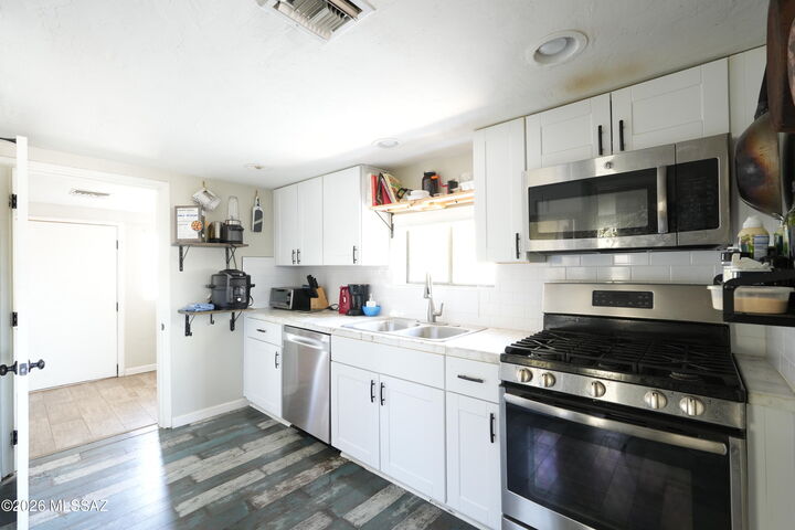 Property Photo: 1023 E Lee Street AZ 85719