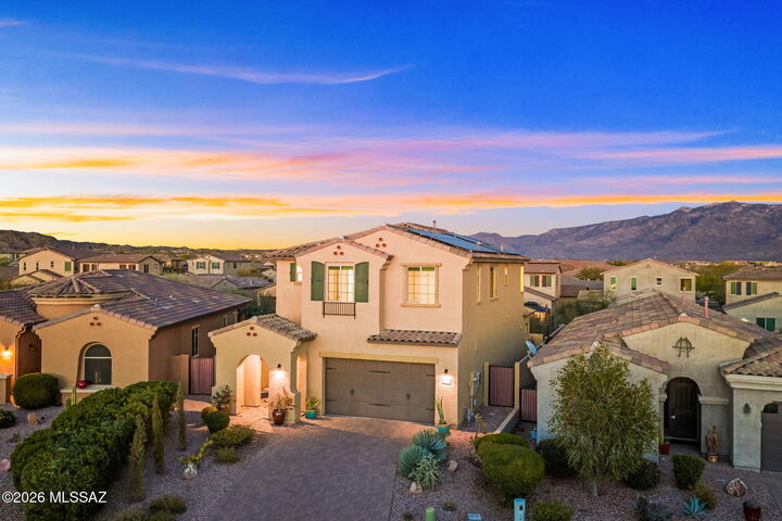 Property Photo:  1005 W Lark Bunting Lane  AZ 85755 