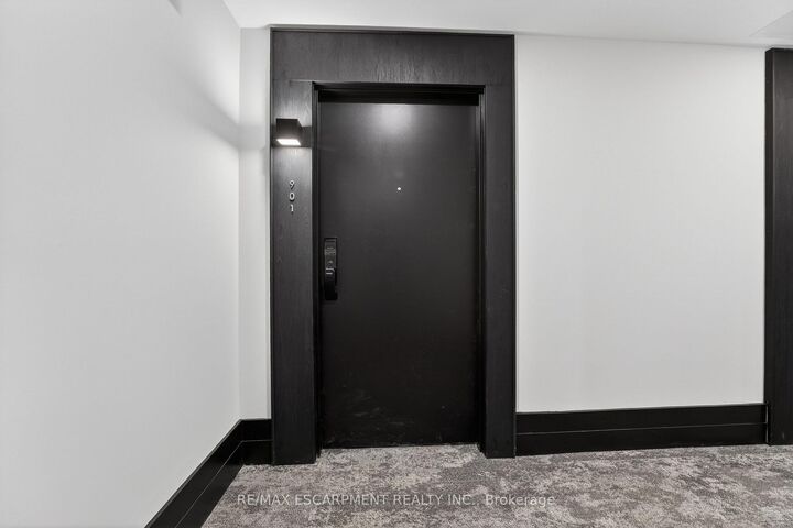 Property Photo: 461 Green Road 901 ON L8E 0L5
