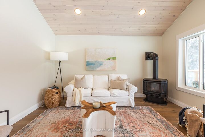 Property Photo:  255 Eighth Avenue  ON P0A 1Y0 