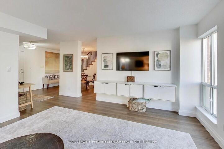 Property Photo: 139 Merton Street 448 ON M4S 3G7