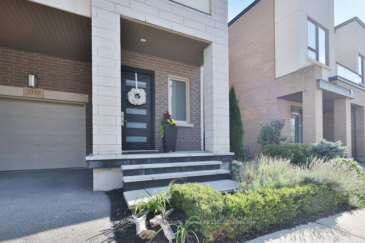 Property Photo: 3155 Mintwood Circle ON L6H 0N9