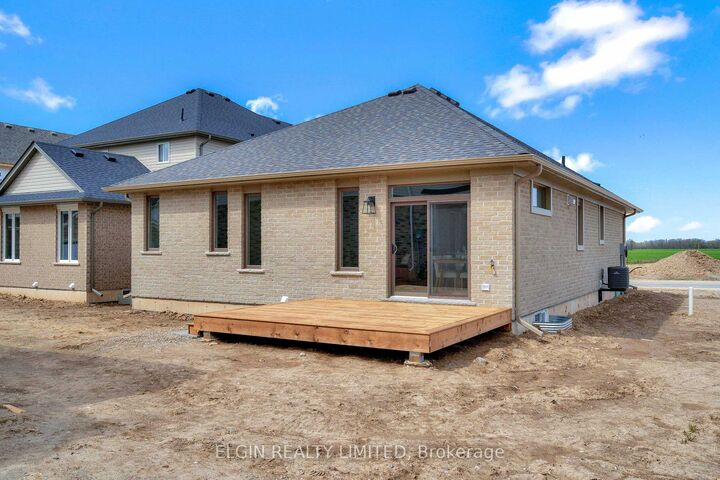Property Photo: 79 Hemlock Crescent ON N5H 0C2