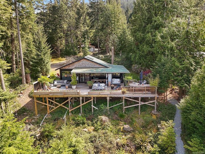 Property Photo:  430 McKercher Rd  BC V0N 2J2 