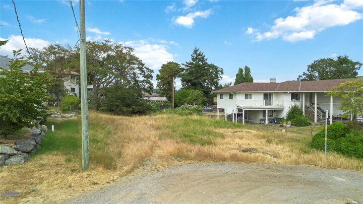 Property Photo: 1360 Vista Hts BC V8T 2J3