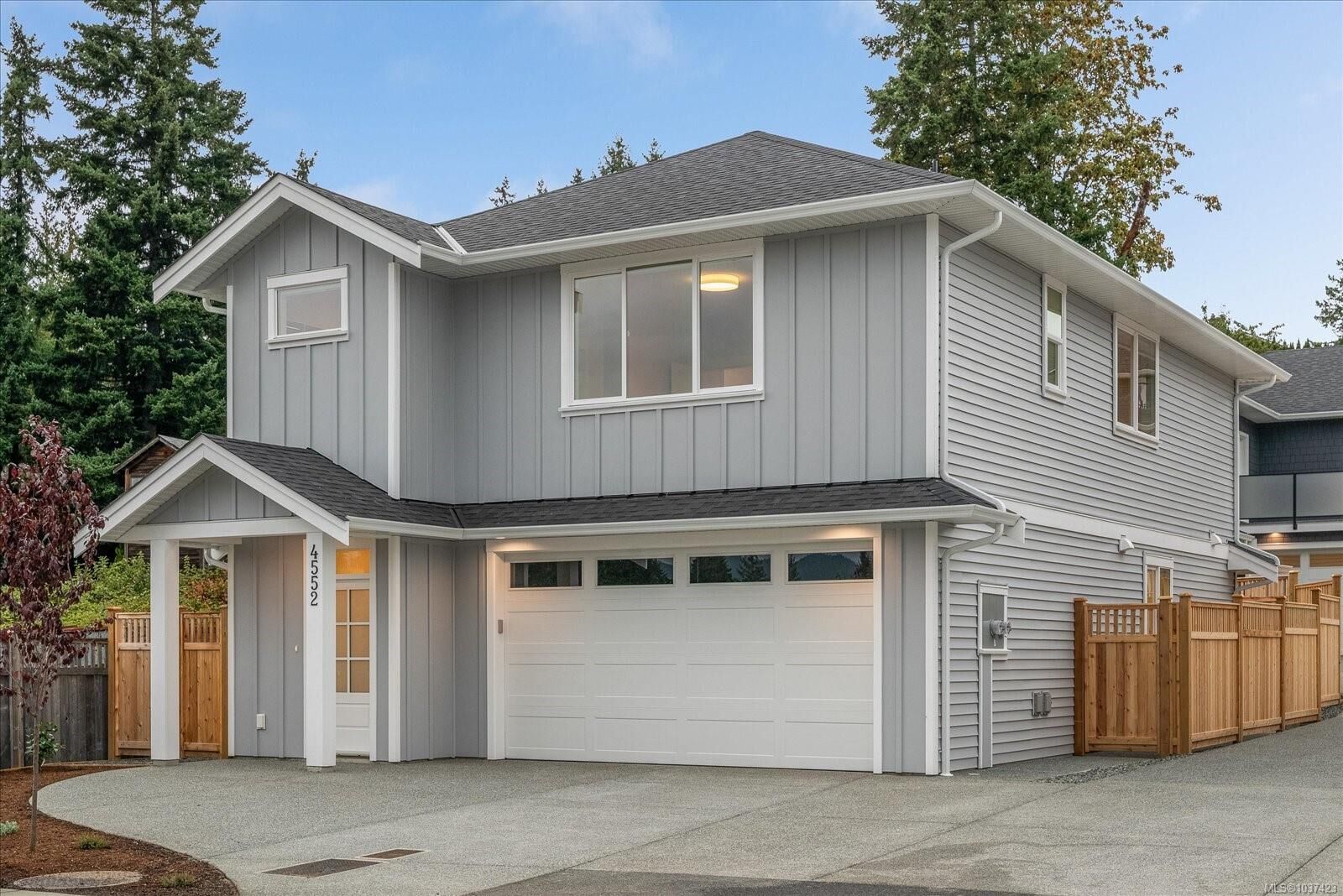 Property Photo:  4552 Suncrest Rd  BC V9T 0M6 