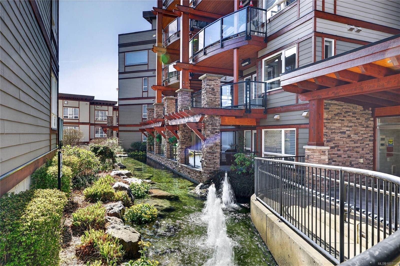 Property Photo:  6591 Lincroft Rd 202  BC V9Z 1M2 