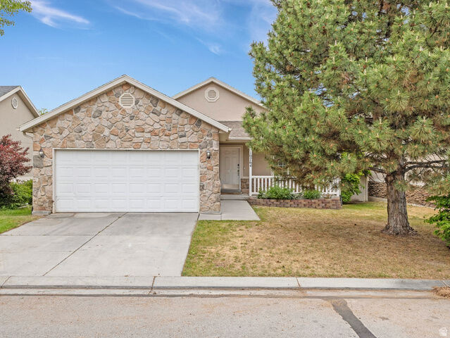 Property Photo: 10764 S Pine Grove Way W UT 84009