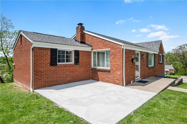 Property Photo:  904 Sunnyside Drive  PA 15122 