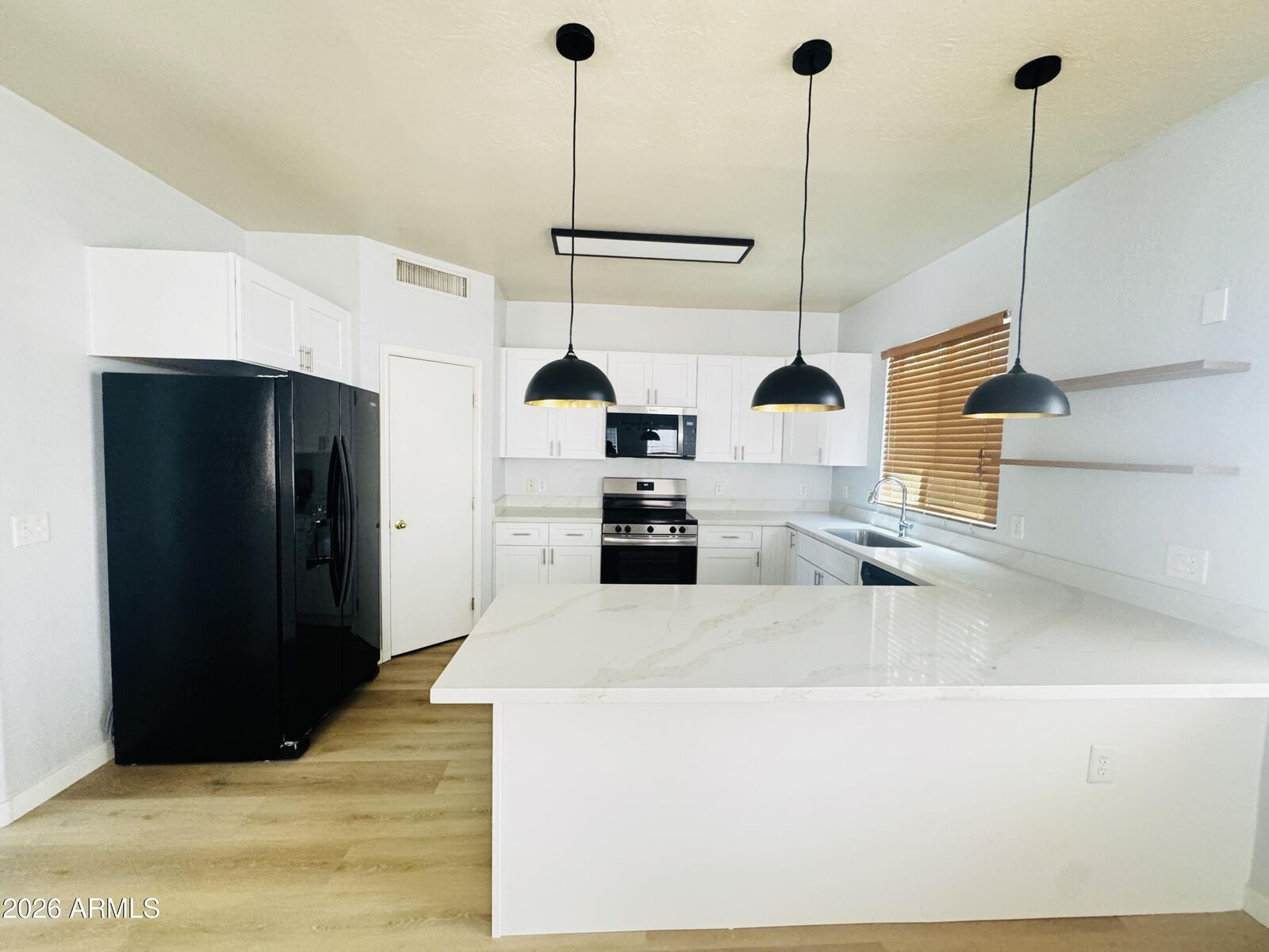 Property Photo:  1384 S Heron Lane  AZ 85296 