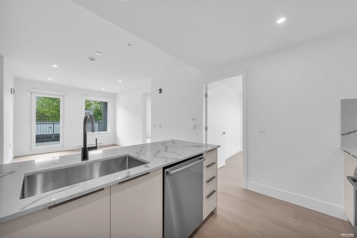 Property Photo: 2250 E 1st Avenue 315 BC V5N 1B6
