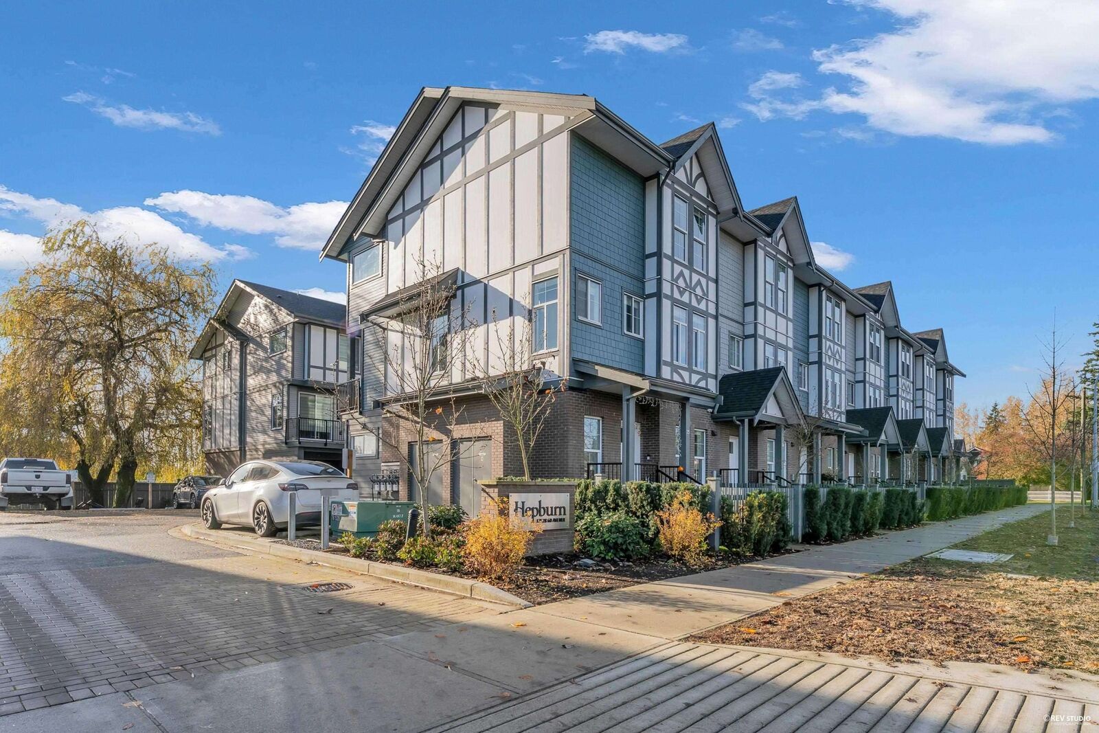Property Photo:  17582 60 Avenue 1  BC V3S 1T8 