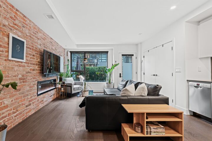 Property Photo:  2726 Spring Street  BC V3H 0K7 