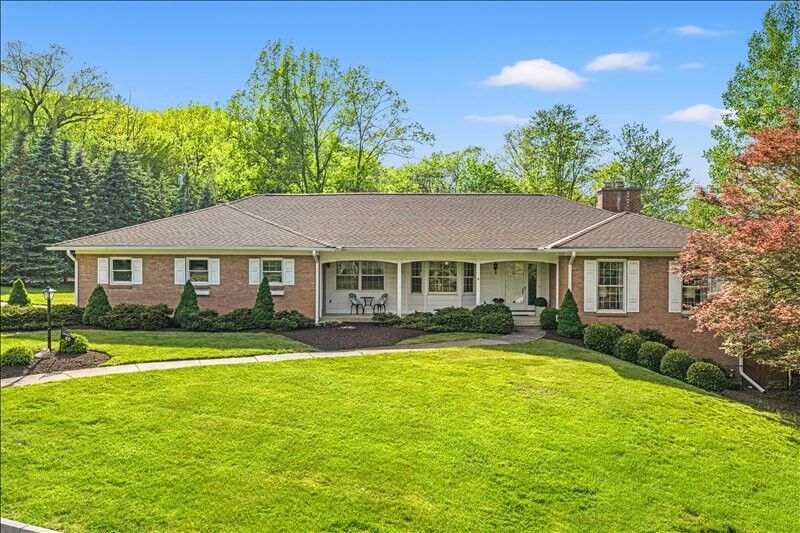 Property Photo:  40 Larchmont Road  NY 13903 