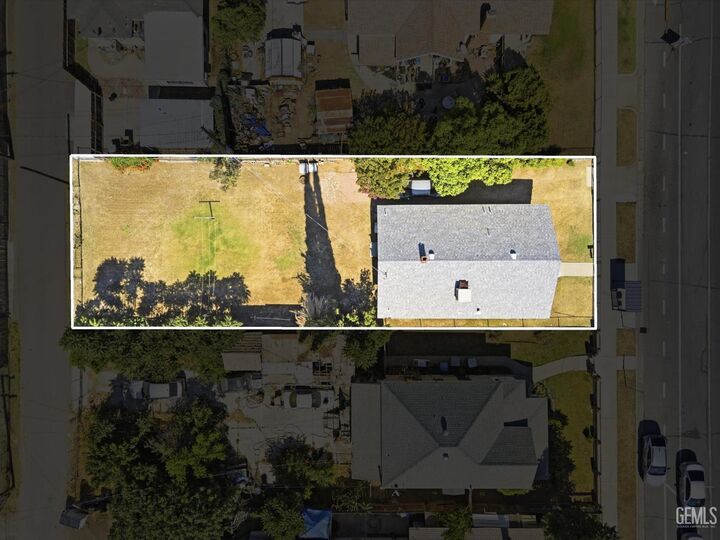 Property Photo:  907 Monterey Street  CA 93305 