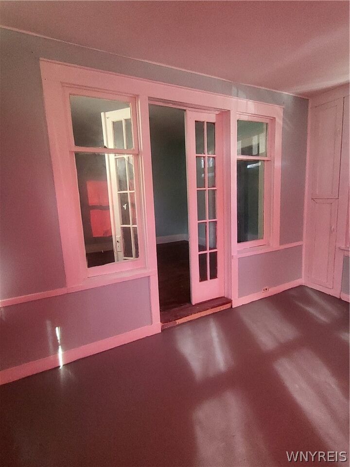 Property Photo:  