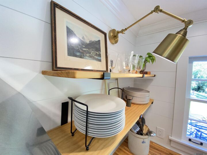 Property Photo:  331 S Fairfax Dr  LA 70806 
