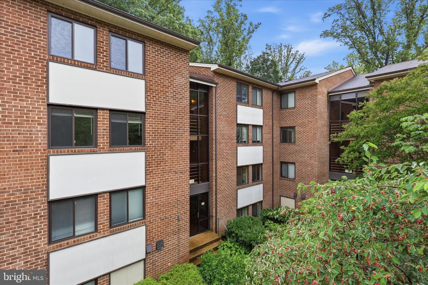 Property Photo:  1540 Northgate Square 21B  VA 20190 