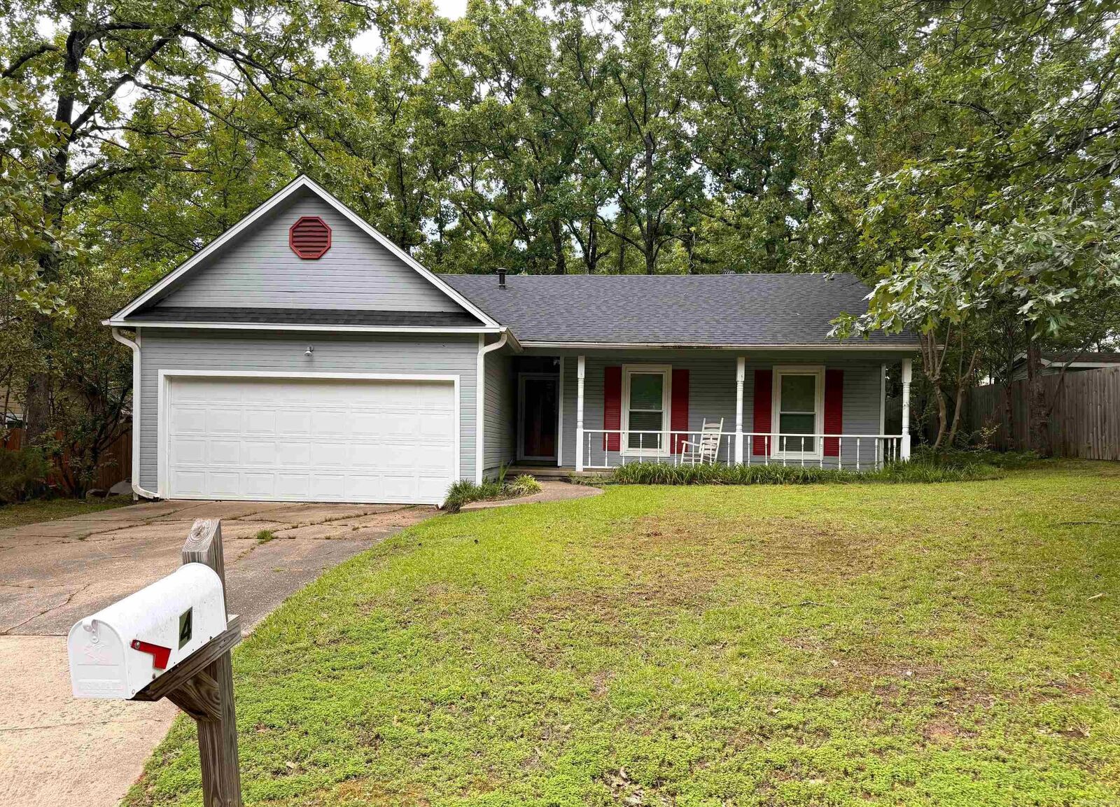 Property Photo:  4 Red Oak Place  AR 72113 