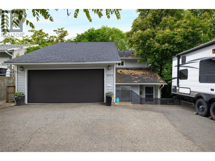 Property Photo: 2904 24 Street BC V1T 4N2