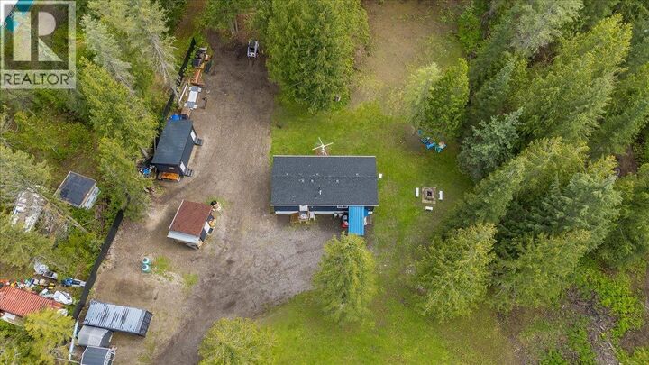 Property Photo: 118 Liness Road BC V0G 1Z0
